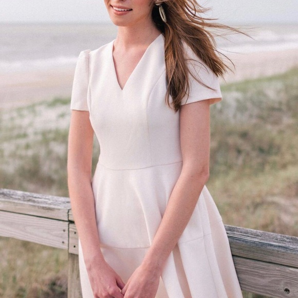 Gal Meets Glam Cream Kate Dress with Pockets 6 - Picture 4 of 10